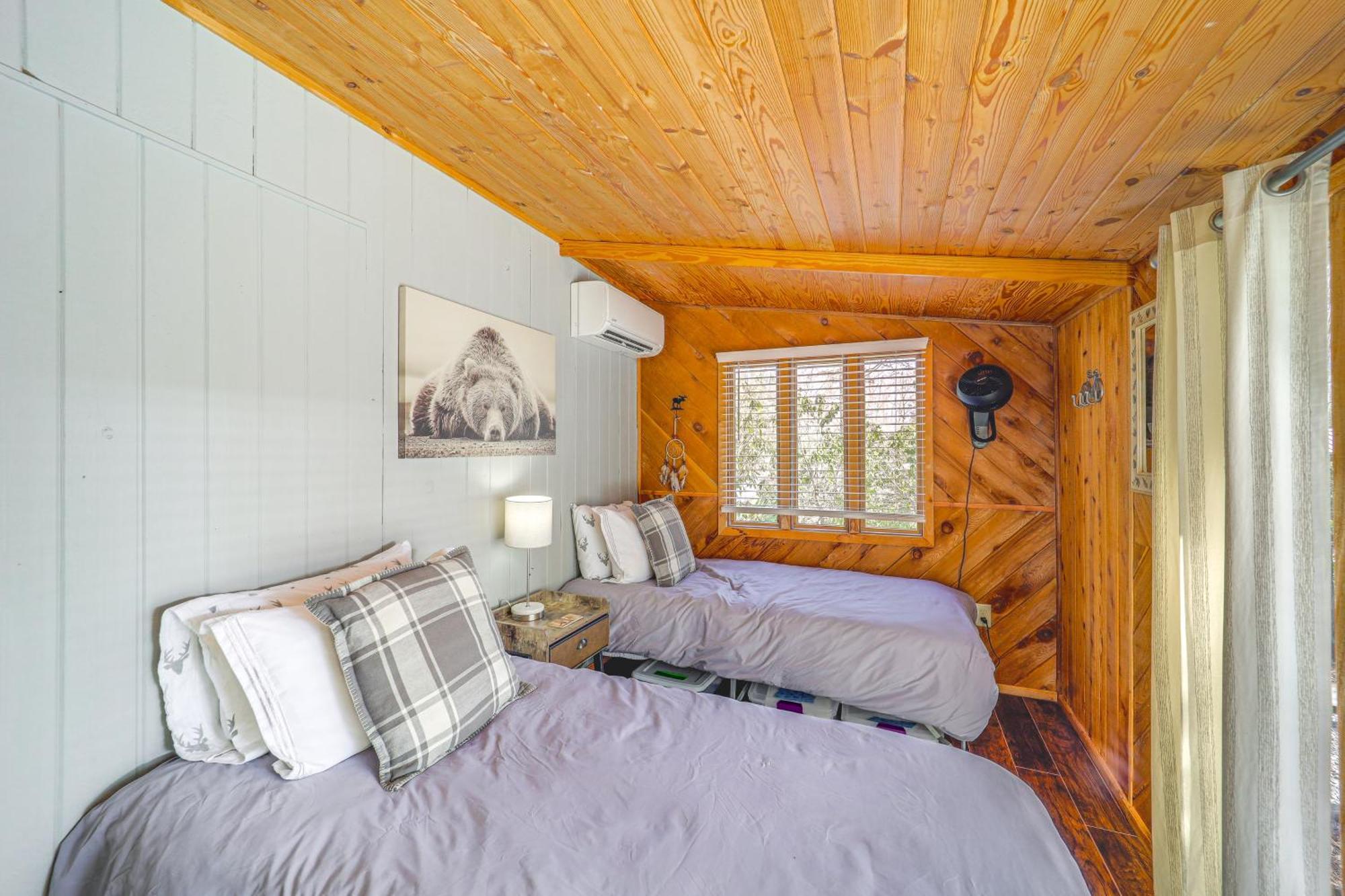 Rustic Newland Cabin With Deck By Lake And Trails! Eksteriør billede